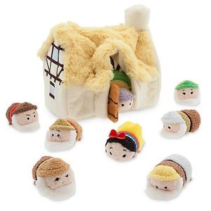 NWT- Disney Micro Tsum Tsum Snow White & Seven Dwarfs Cottage Set - RARE
